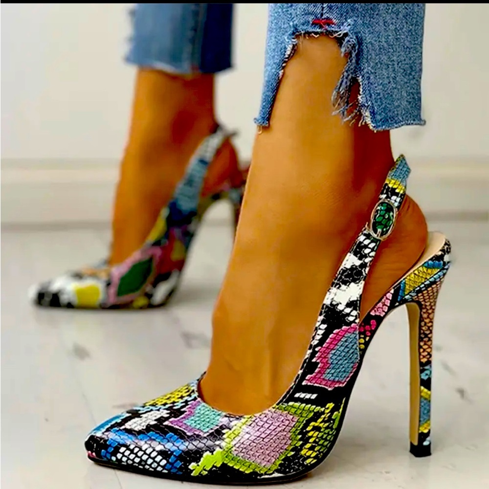 Heels snake print style
